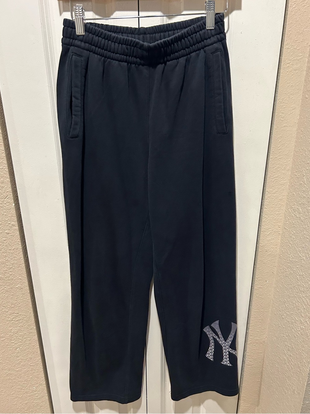 MLB New York Yankees Genuine Merchandise Sweatpants , size XS Unisex